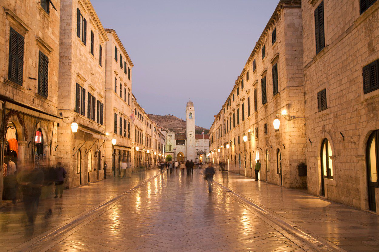 Dubrovnik uvodi nova pravila - zabrana kovčega na kotačiće
