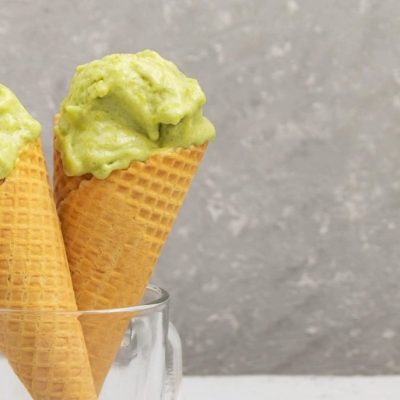Omiljeni osvježavajući zdravi slatkiš zove se sladoled od avokada