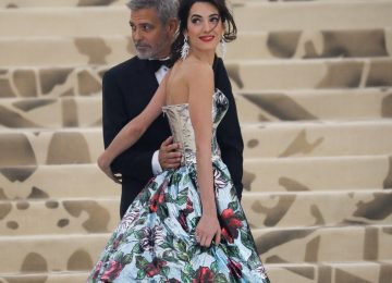 George Clooney, Amal Clooney at arrivals for Heavenly Bodies: Fashion and the Catholic Imagination Met Gala Costume Institute Annual Benefit - Part 1, Metropolitan Museum of Art, New York, NY May 7, 2018. Photo By: Rob Kim/Everett Collection For usage credit please use Rob Kim/Everett Collection ACHTUNG AUFNAHMEDATUM GESCHÄTZT PUBLICATIONxINxGERxSUIxAUTxONLY Copyright: xRobxKim/EverettxCollectionx 1807M02 KM043