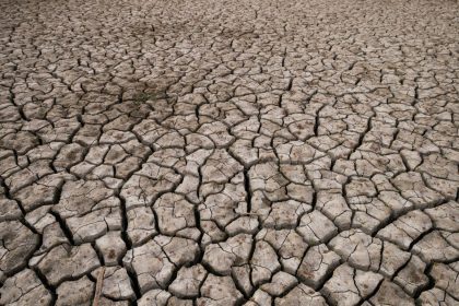 F6YC7J Cachuma Lake in California's Santa Ynez Valley is now mostly dry after several years of extreme drought. © Scott London/Alamy Live News
