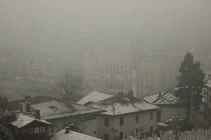 SARAJEVO, BOSNIA AND HERZEGOVINA - DECEMBER 11: A general view of Sarajevo covered with fog of polluted air as it is hardly seen due to intense air pollution showing its effects during winter in Sarajevo, Bosnia and Herzegovina on December 11, 2023. Samir Jordamovic / Anadolu,Image: 828805644, License: Rights-managed, Restrictions: , Model Release: no