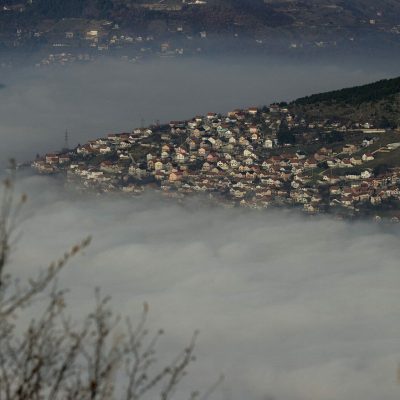 SARAJEVO, BOSNIA AND HERZEGOVINA - DECEMBER 19: Fog blankets the city fog in Sarajevo, Bosnia and Herzegovina on December 19, 2023. Visibility decreased due to intense air pollution that took effect with the winter season. Samir Jordamovic / Anadolu,Image: 830898471, License: Rights-managed, Restrictions: , Model Release: no